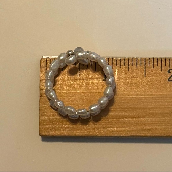 5/$15💥 Pearl Ring Jewelry OS Stretch - Picture 6 of 7